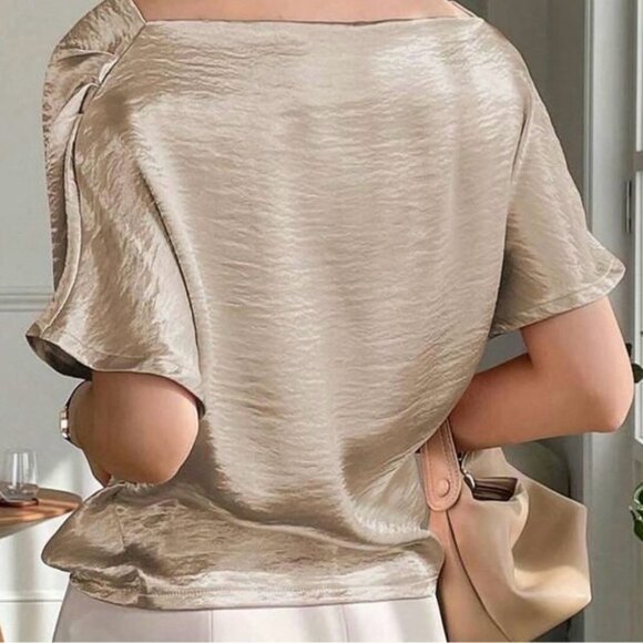 Gold Lamé Shiny Top Size Small - Picture 3 of 4